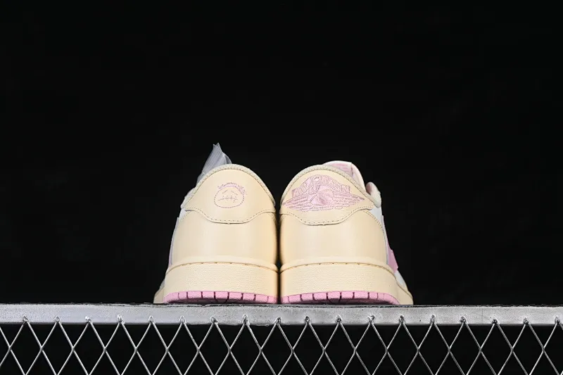 All Categories Air Jordan Jordan Series Basketball Shoes Air Jordan 1 Low Foreign Trade Version Travis Scott x Air Jordan 1 Low OG AJ1 Joe 1 Joint Undercut IQ7604-100
